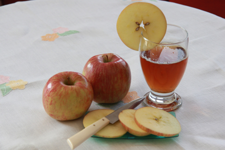 Spiced Apple Cocktail