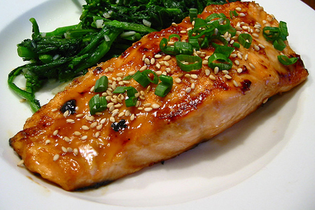 Filetto di salmone al pepe rosa, arancia e miele