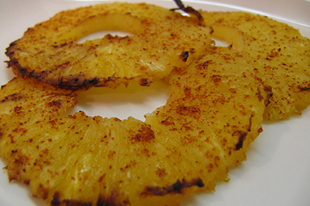 Ananas al pepe di Cayenna grigliato