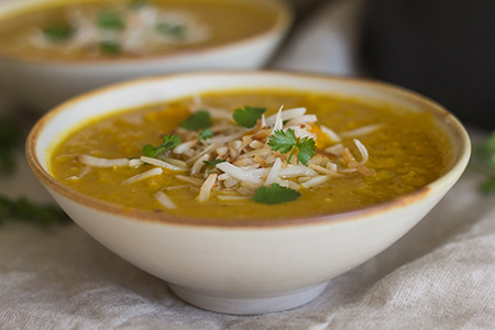 Zuppa di lenticchie al curry verde thai e cocco