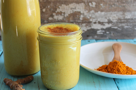 Latte alla curcuma